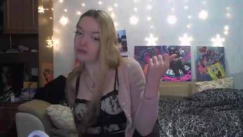 Snapshot of sophiasonata chatting on January 4, 9:41 pm SophiaSonata online show from January 4, 9:41 pm