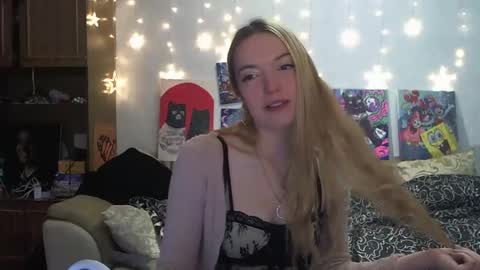 Snapshot of sophiasonata chatting on January 5, 12:42 am SophiaSonata online show from January 5, 12:42 am