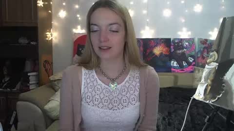 Snapshot of sophiasonata chatting on February 16, 2:32 pm SophiaSonata online show from February 16, 2:32 pm