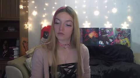 Snapshot of sophiasonata chatting on February 18, 4:16 pm SophiaSonata online show from February 18, 4:16 pm