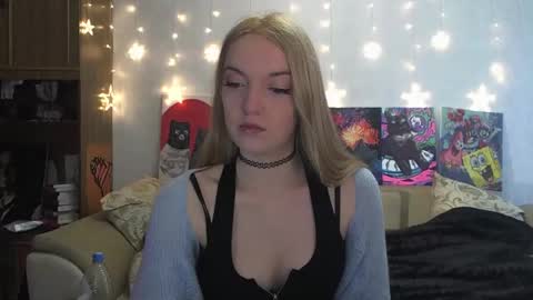 Snapshot of sophiasonata chatting on February 23, 1:32 pm SophiaSonata online show from February 23, 1:32 pm