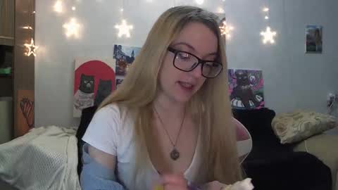 Snapshot of sophiasonata chatting on September 25, 9:18 pm SophiaSonata online show from September 25, 9:18 pm