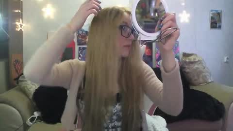 Snapshot of sophiasonata chatting on October 23, 9:30 am SophiaSonata online show from October 23, 9:30 am