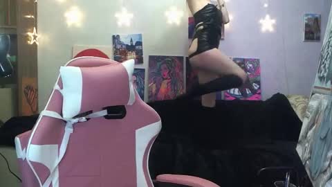 Snapshot of sophiasonata chatting on November 4, 5:34 pm SophiaSonata online show from November 4, 5:34 pm