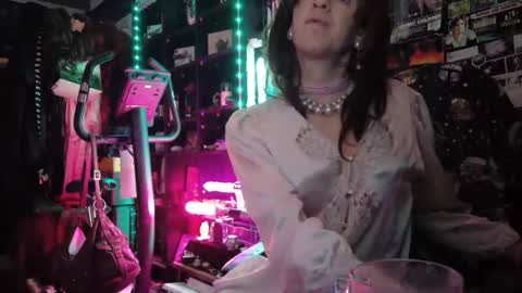 Sophie Satin1980 online show from May 15, 10:50 pm