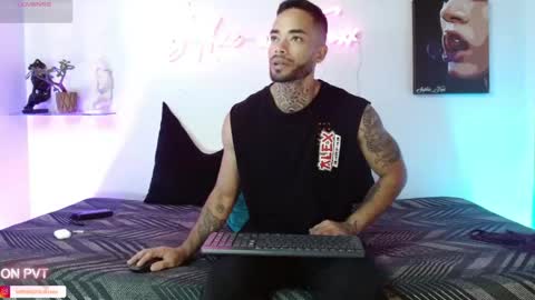 Snapshot of sophie_foxx chatting on April 22, 12:07 pm SOPHIE - FOXX online show from April 22, 12:07 pm