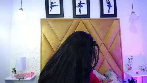 Snapshot of sophie_galli chatting on February 28, 11:22 am Sophie Gallis online show from February 28, 11:22 am