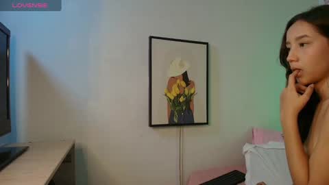 Snapshot of sophie_lii chatting on January 26, 8:34 pm Sophie or Sof online show from January 26, 8:34 pm