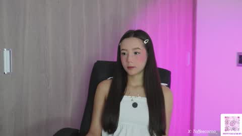 Snapshot of sophie_lii chatting on September 15, 5:13 pm Sophie or Sof online show from September 15, 5:13 pm