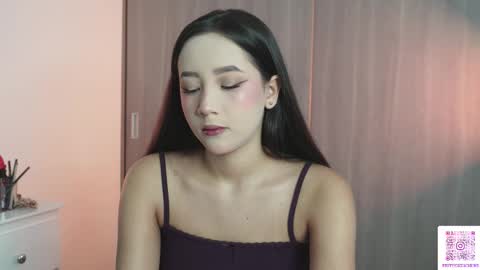 Snapshot of sophie_lii chatting on February 19, 1:01 am Sophie or Sof online show from February 19, 1:01 am