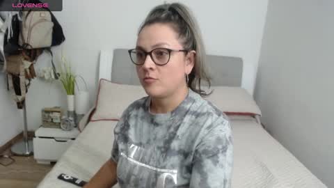 Snapshot of sophie_lopez1 chatting on December 9, 2:13 am Sofa online show from December 9, 2:13 am