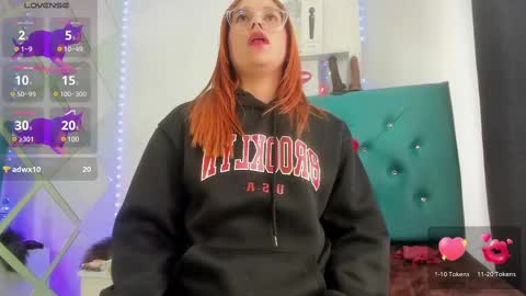 Snapshot of sophie_new25 chatting on January 24, 3:45 pm sophie_new25 online show from January 24, 3:45 pm