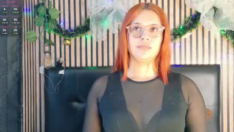 Snapshot of sophie_new25 chatting on November 30, 12:53 pm sophie_new25 online show from November 30, 12:53 pm