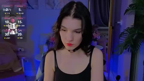 sophie_nomenal_ online show from October 20, 6:14 am