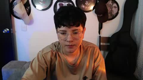 sophie_ross1 online show from April 13, 2:50 am