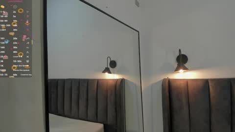 sophie_smith19 online show from April 6, 12:28 pm