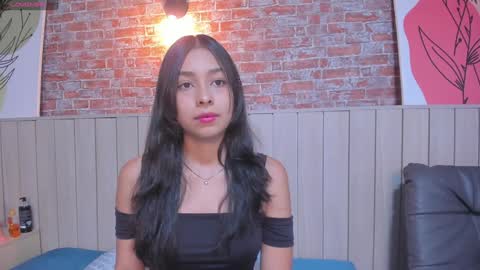 Sophie online show from January 9, 12:30 pm