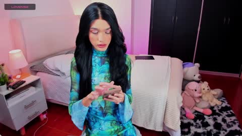 Snapshot of sophiecornett chatting on December 31, 2:03 pm online show from December 31, 2:03 pm