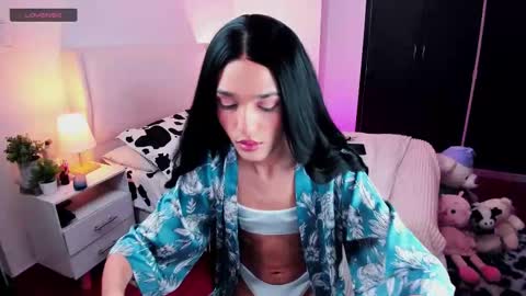 Snapshot of sophiecornett chatting on February 9, 1:35 pm online show from February 9, 1:35 pm