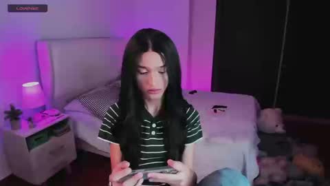 Snapshot of sophiecornett chatting on September 12, 1:38 am online show from September 12, 1:38 am