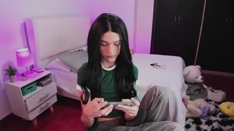 Snapshot of sophiecornett chatting on September 14, 2:00 am online show from September 14, 2:00 am