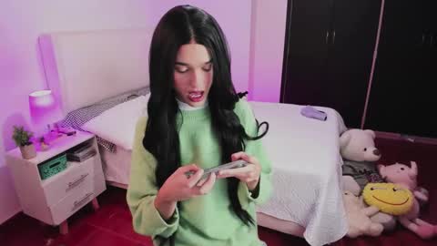 Snapshot of sophiecornett chatting on September 17, 1:29 am online show from September 17, 1:29 am