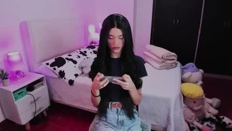 Snapshot of sophiecornett chatting on October 1, 1:55 am online show from October 1, 1:55 am