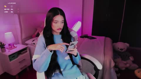 Snapshot of sophiecornett chatting on October 14, 12:33 am online show from October 14, 12:33 am