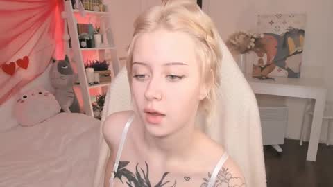 Sophie  online show from February 16, 3:58 am