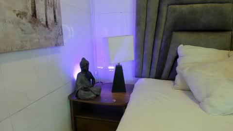 Sophie  online show from February 26, 11:30 am