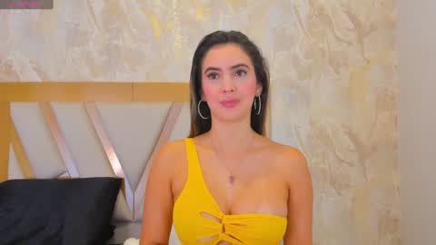 Snapshot of sophiekozlov chatting on February 8, 1:44 pm Sophie online show from February 8, 1:44 pm