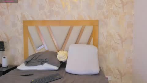 Snapshot of sophiekozlov chatting on February 28, 1:36 pm Sophie online show from February 28, 1:36 pm