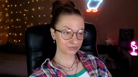 sophieleroux online show from April 24, 1:02 pm
