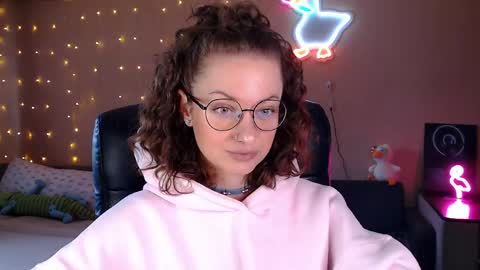 sophieleroux online show from April 28, 12:43 pm