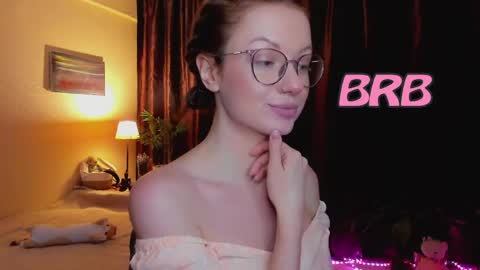 sophieleroux online show from April 29, 5:30 pm