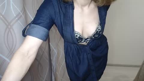 Snapshot of sophiemisss chatting on October 21, 7:09 am Sophiemisss online show from October 21, 7:09 am