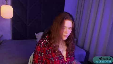 Snapshot of sophiepure chatting on October 23, 8:40 pm Sophie online show from October 23, 8:40 pm