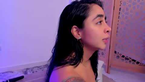 sophierooy online show from December 13, 1:04 am