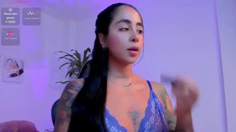 sophierooy online show from March 10, 6:56 pm