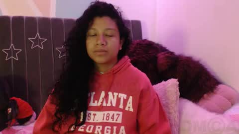 Snapshot of sophiia_dreams chatting on November 7, 12:43 am Sophia this is not my real name online show from November 7, 12:43 am