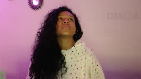 Snapshot of sophiia_dreams chatting on December 16, 1:10 am Sophia this is not my real name online show from December 16, 1:10 am