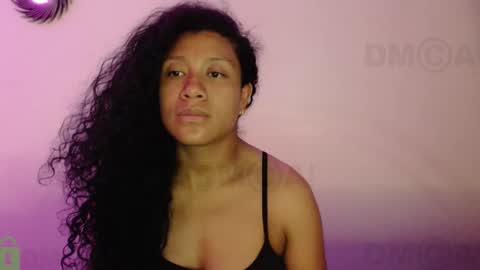 Snapshot of sophiia_dreams chatting on December 17, 12:05 am Sophia this is not my real name online show from December 17, 12:05 am