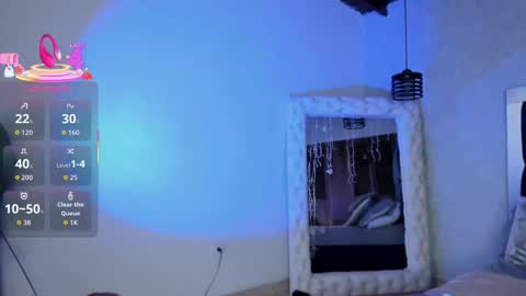 Snapshot of sophiia_gomezz_ chatting on September 14, 9:36 pm sophi online show from September 14, 9:36 pm