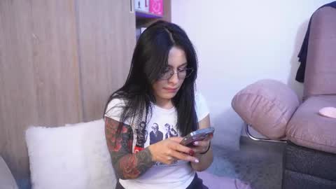 Snapshot of sophiiecums chatting on December 18, 8:59 pm Sophiie online show from December 18, 8:59 pm