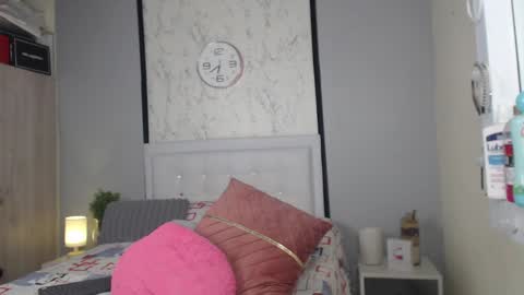 Snapshot of sopphiefox chatting on January 25, 12:48 am Sofia online show from January 25, 12:48 am