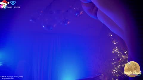 Snapshot of souffle_chaud chatting on December 23, 3:07 am . . online show from December 23, 3:07 am