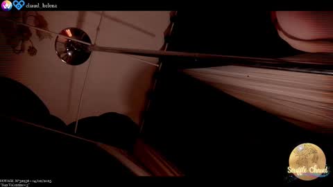 Snapshot of souffle_chaud chatting on February 15, 3:31 am . . online show from February 15, 3:31 am