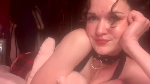 Snapshot of southerndolls chatting on September 30, 3:33 am Honey Suckle online show from September 30, 3:33 am