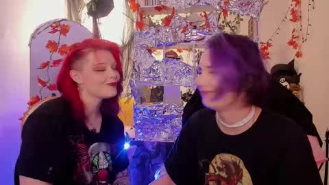 Snapshot of sova_energy chatting on December 3, 1:31 pm Leah online show from December 3, 1:31 pm