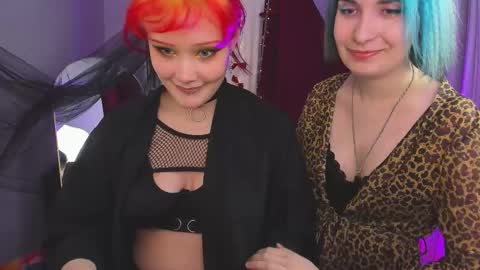 Leah online show from January 17, 8:45 pm